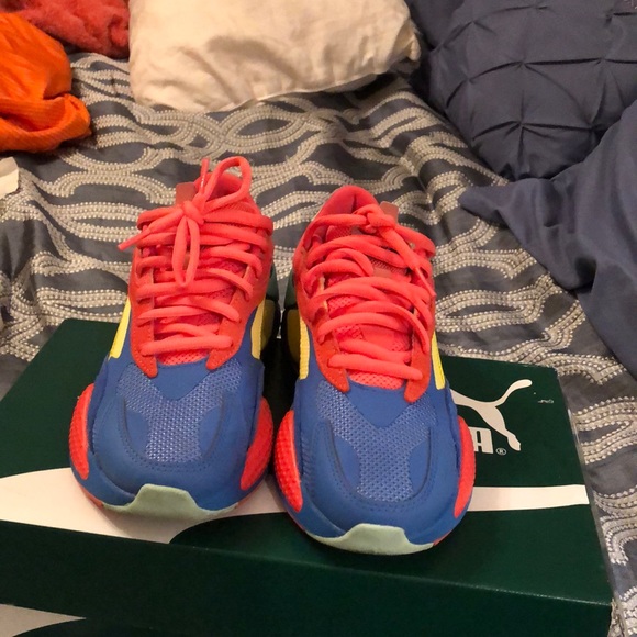 Puma tennis shoes - Picture 2 of 5